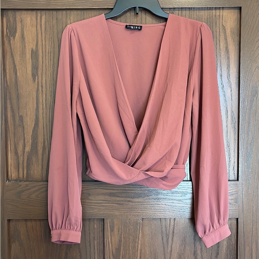 Long sleeve waistline top